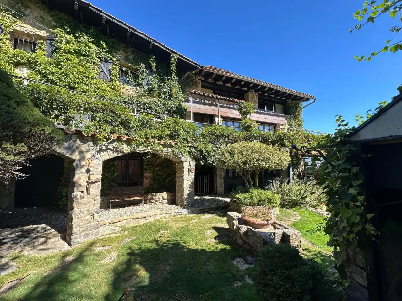 Exterior view of Houses for sale in Montellà i Martinet  with Heating, Private garden and Parquet flooring