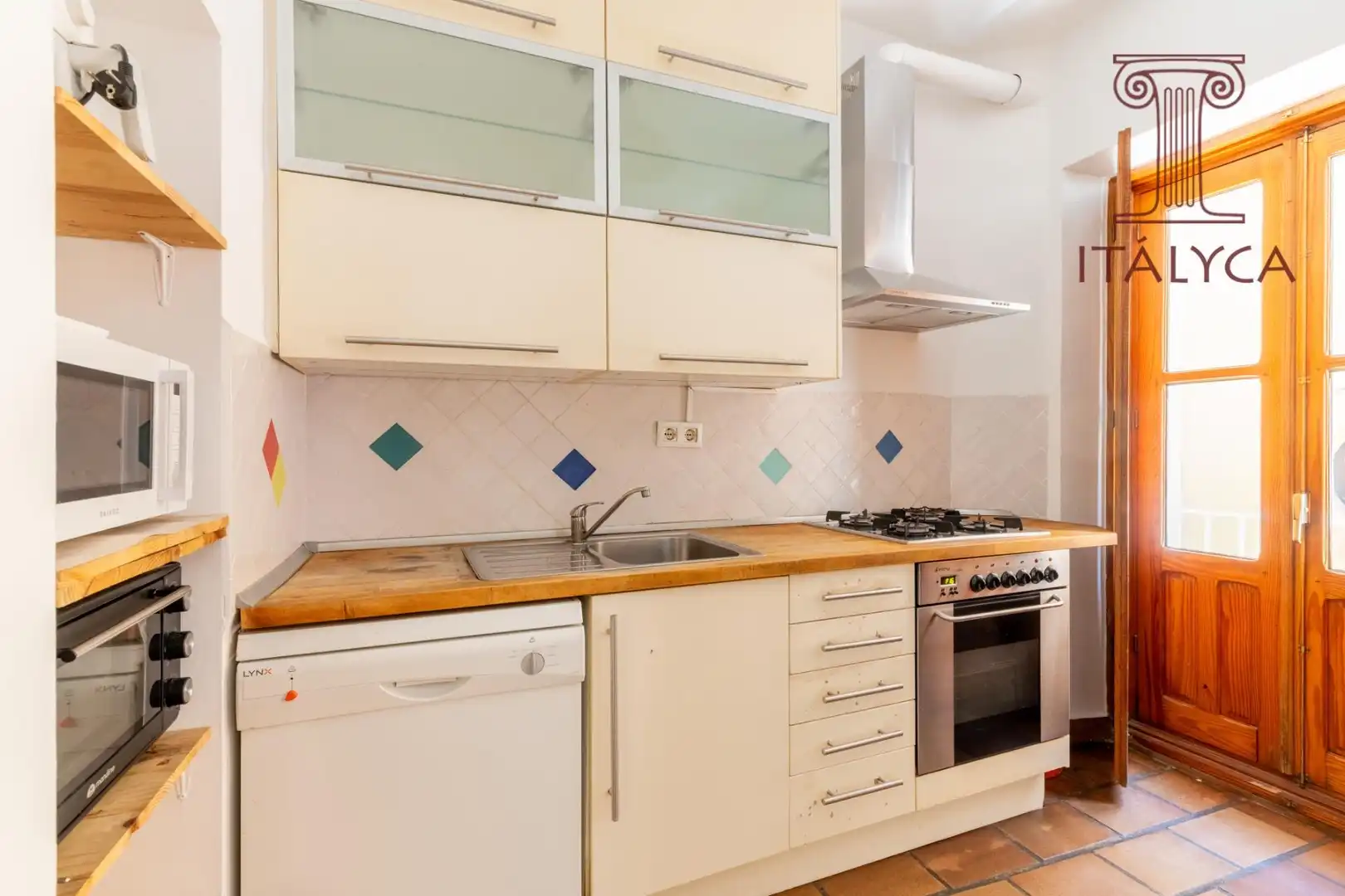Kitchen of Attic for sale in Sevilla  with Air Conditioner, Heating and Terrace