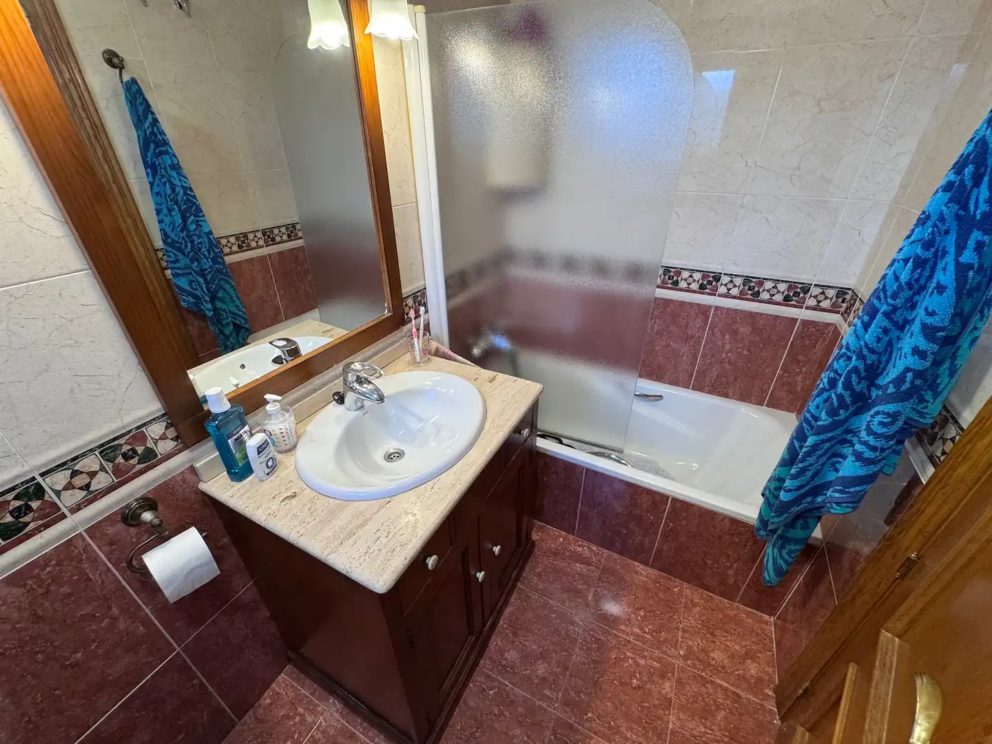 Badezimmer von Einfamilien-Reihenhaus zum Verkauf in Villena mit Heizung, Terrasse und Abstellraum