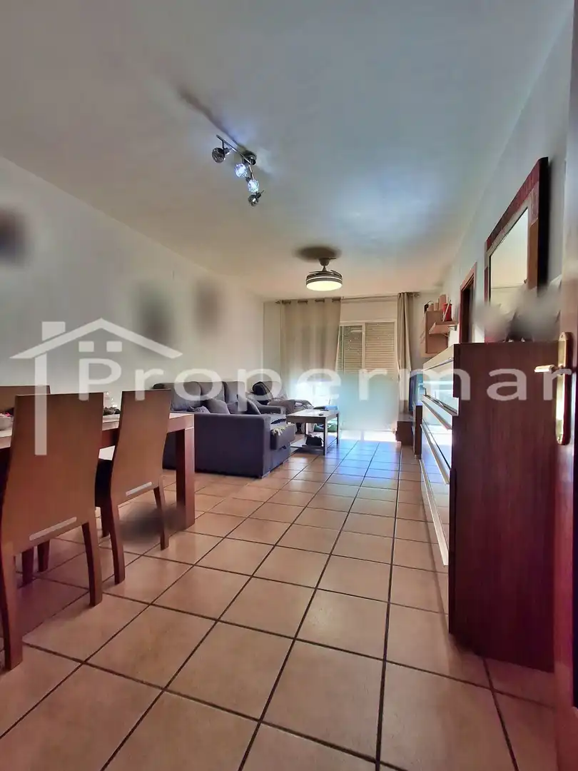 Sala d'estar de Pis en venda en La Roca del Vallès amb Calefacció