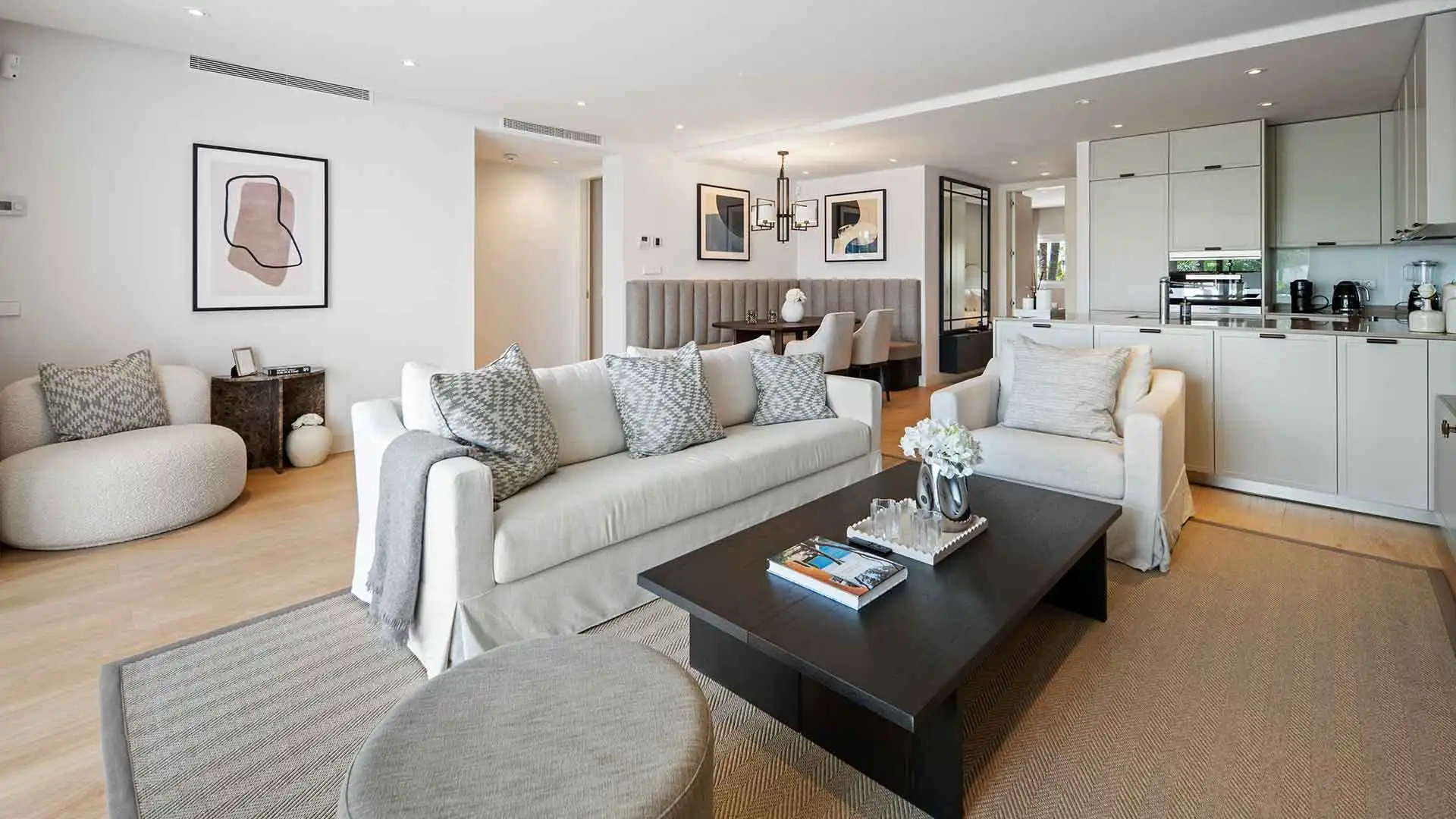 Sala de estar de Apartamento en venta en Marbella con Aire acondicionado, Terraza y Piscina