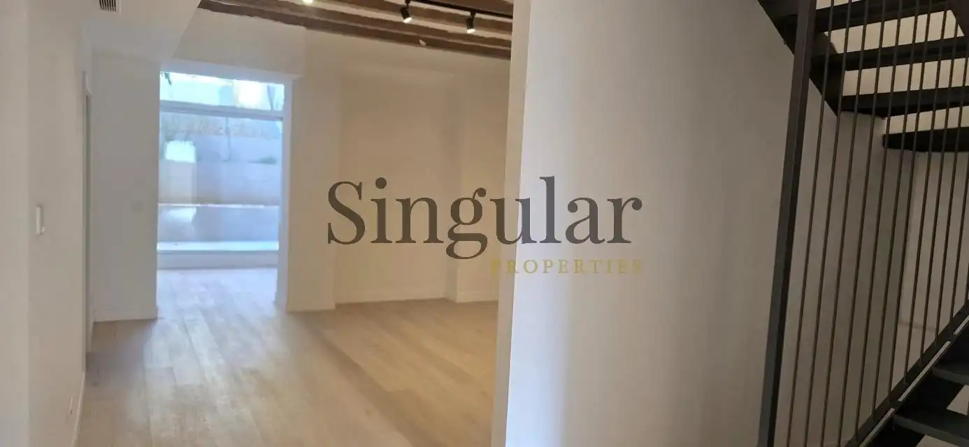 Dúplex en venta en Barcelona con Aire acondicionado, Calefacción y Jardín privado