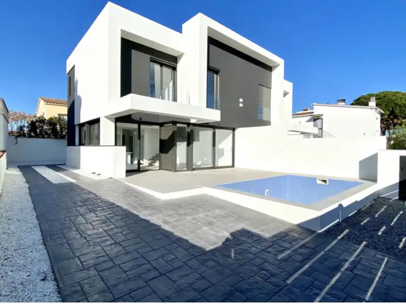 Casa amb piscina en venda a N/A, imagen 2