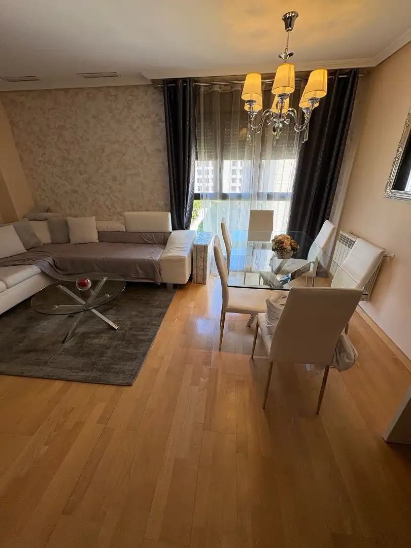 Living room of Flat for sale in Madrid  with Air Conditioner, Heating and Storage room