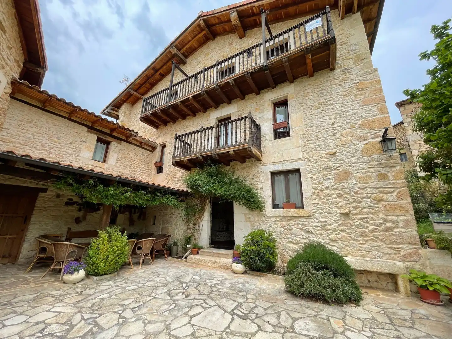 Außenansicht von Country house zum Verkauf in Villarcayo de Merindad de Castilla la Vieja mit Terrasse, Möbliert und Balkon