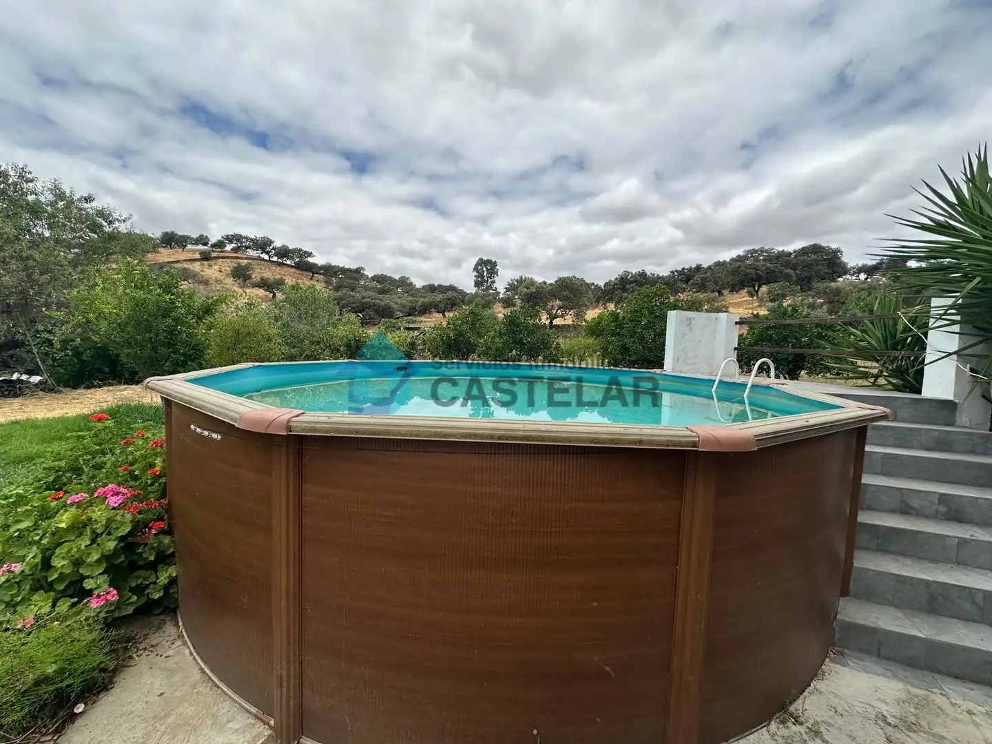 Piscina de Casa o xalet en venda en Oliva de la Frontera amb Moblat