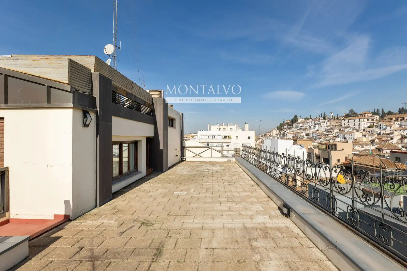 Vista exterior de Ático en venta en Granada con Aire acondicionado y Terraza