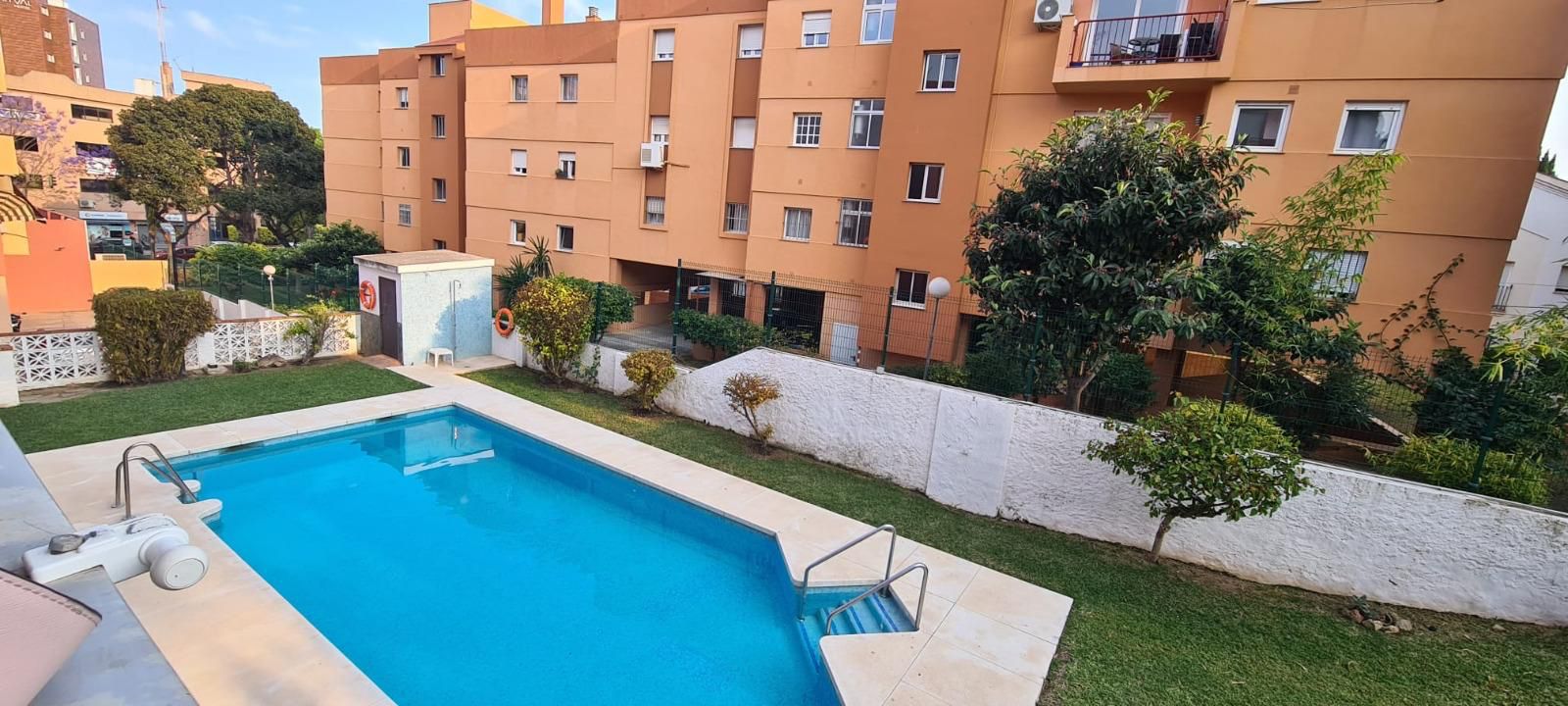 Piscina de Pis en venda en Torremolinos amb Terrassa i Piscina comunitària