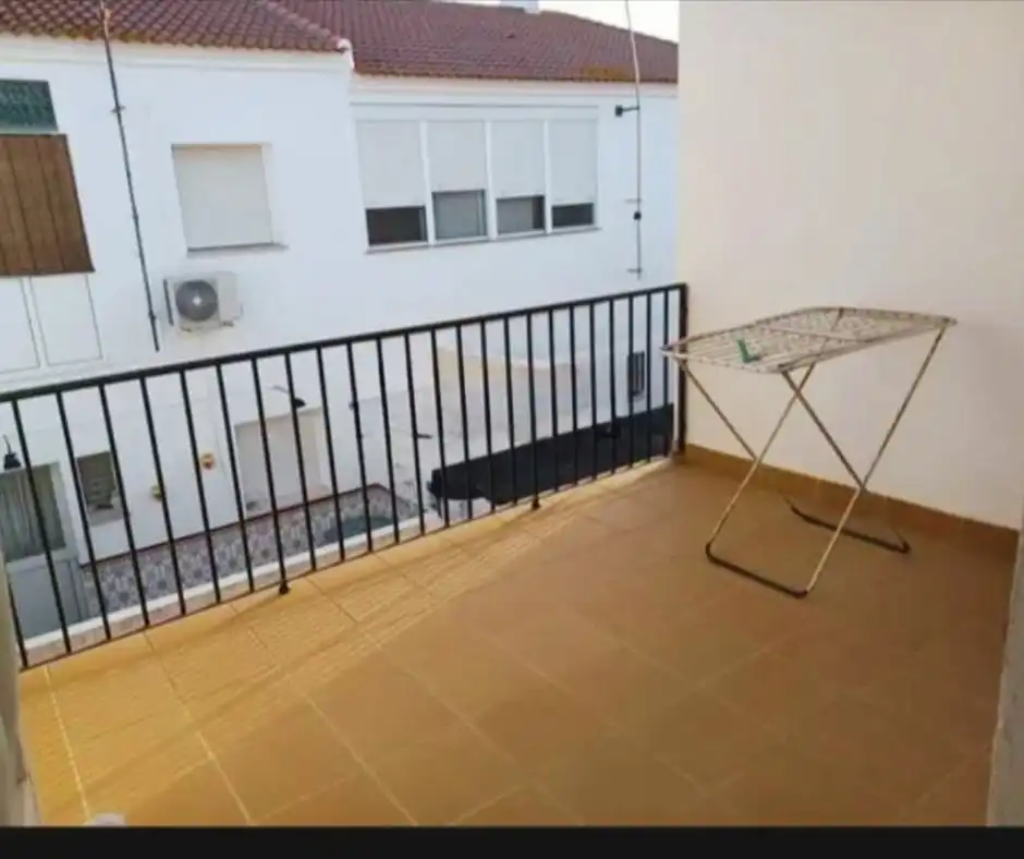 Terrasse von Einfamilien-Reihenhaus zum Verkauf in San Bartolomé de la Torre mit Heizung, Terrasse und Abstellraum