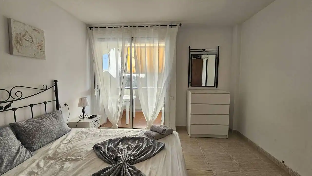 Habitación de Planta baja de alquiler en Roses con Aire acondicionado, Terraza y Amueblado