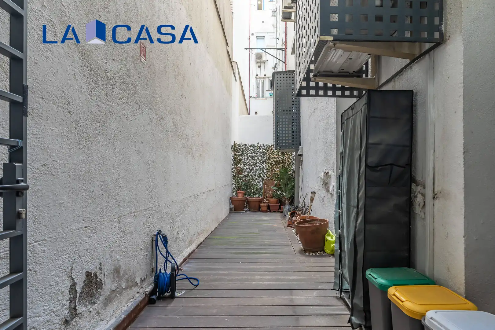 Außenansicht von Maisonette zum Verkauf in Madrid mit Klimaanlage, Heizung und Terrasse