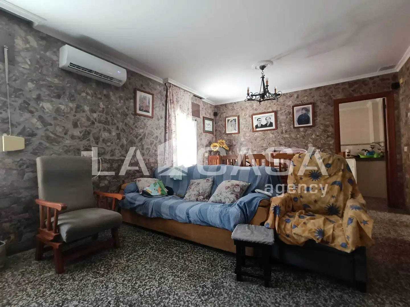 Sala d'estar de Casa o xalet en venda en Algeciras amb Terrassa i Traster