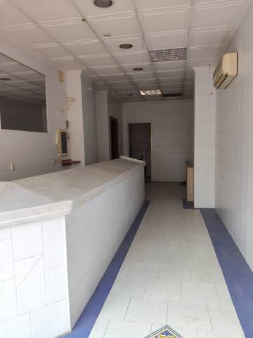 Local comercial en Alquiler en Calle Periodista José Ventura Traveset, 11 en Cerrillo de Maracena - Periodistas