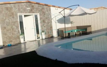 Piscina de Casa o xalet en venda en Chiclana de la Frontera amb Terrassa i Piscina
