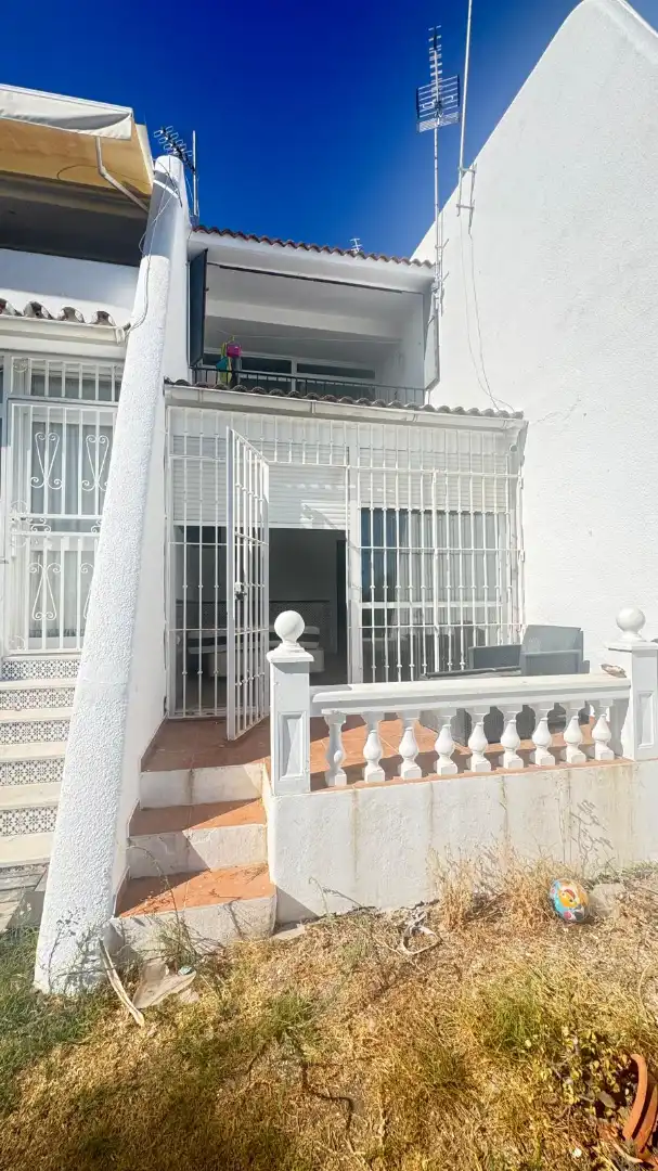 Vista exterior de Planta baja en venta en Estepona con Terraza