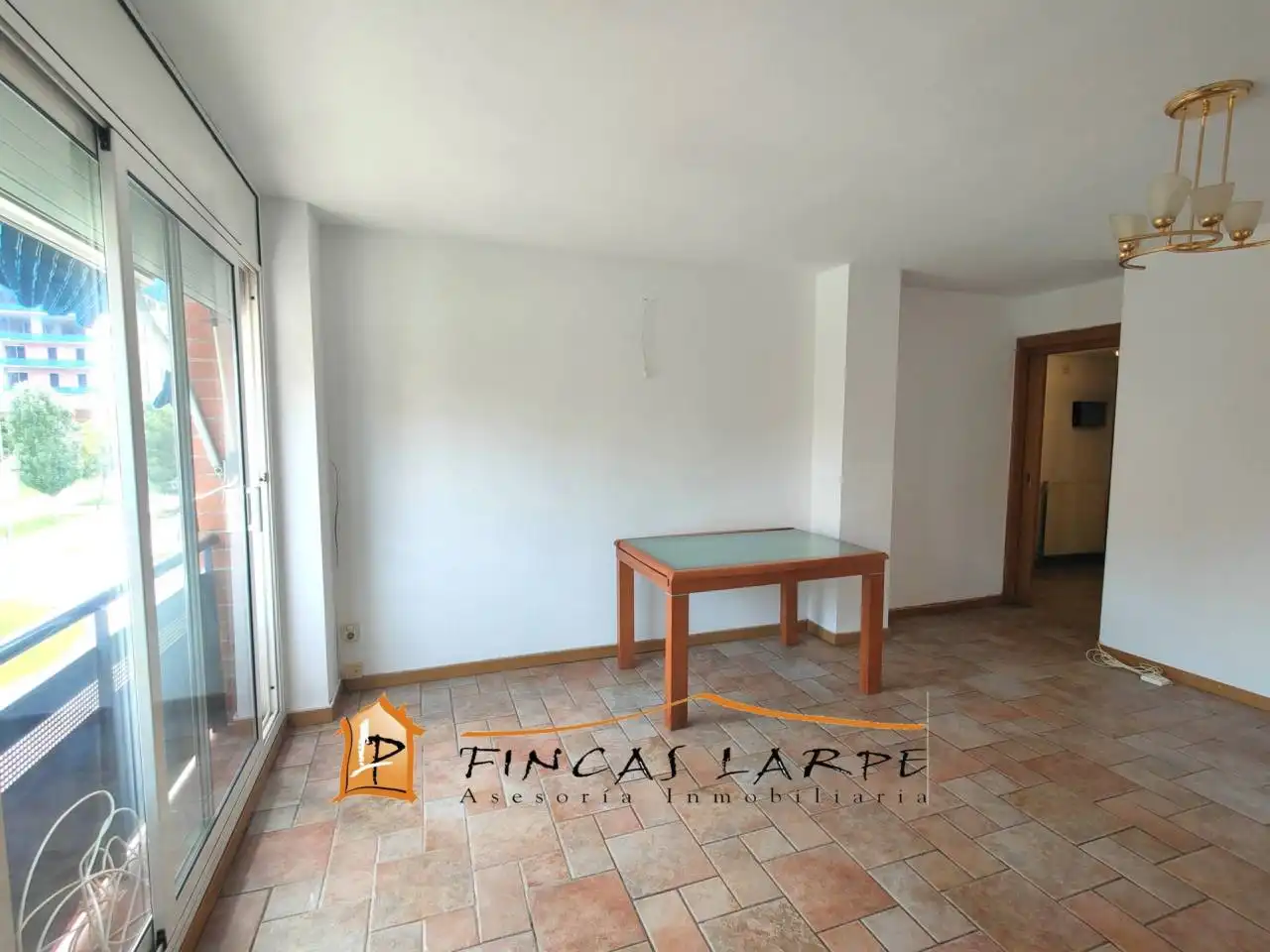Wohnung zum Verkauf in Martorell mit Klimaanlage, Heizung und Balkon