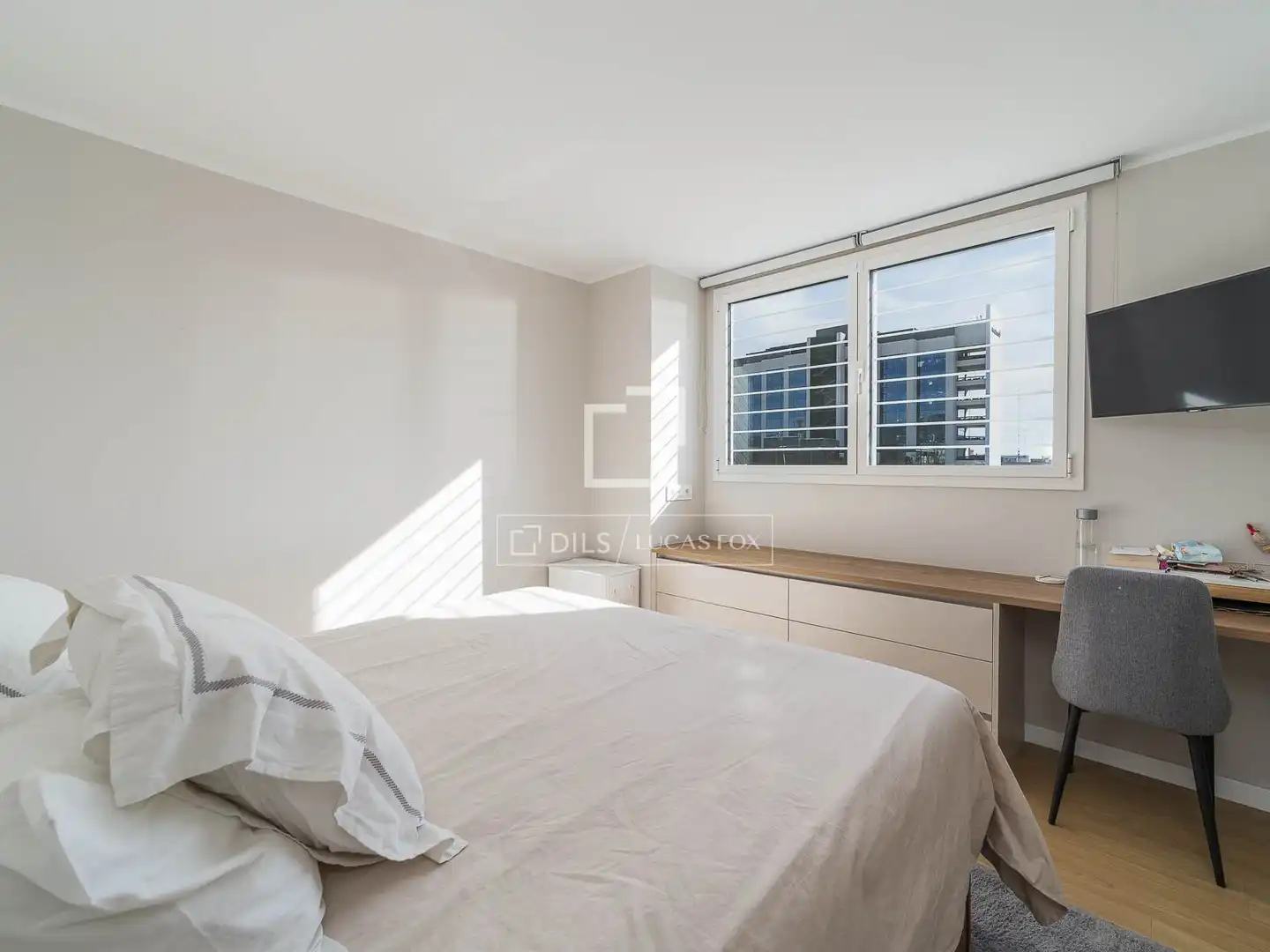 Schlafzimmer von Dachboden zum Verkauf in Barcelona mit Klimaanlage, Heizung und Terrasse