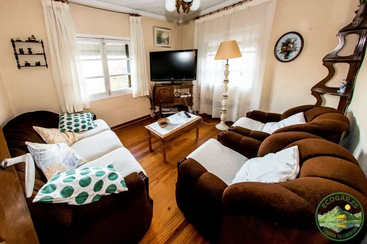 Wohnzimmer von Haus oder Chalet zum Verkauf in Corullón mit Heizung, Privatgarten und Parkett