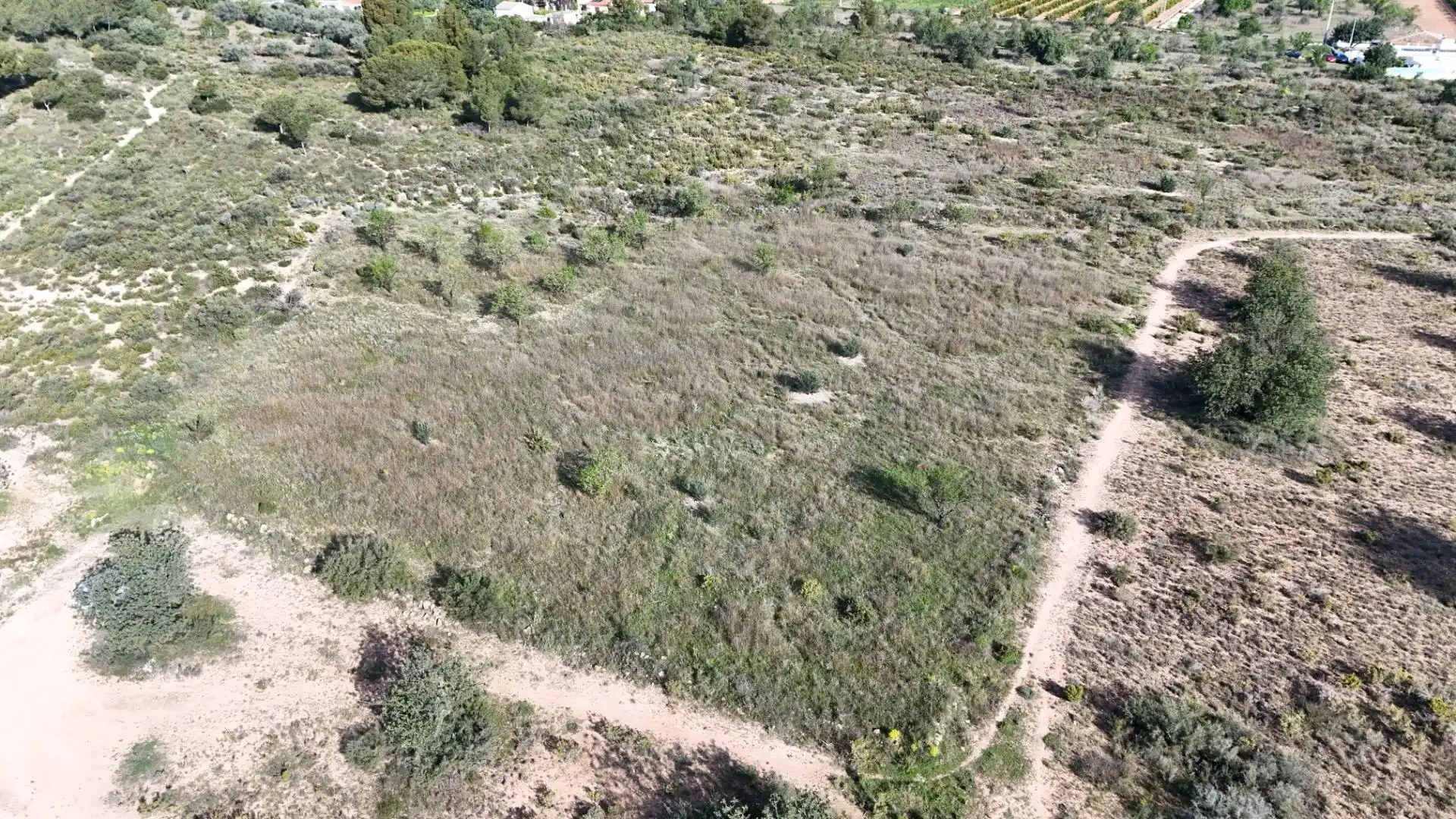 Terrain rustique à vendre à Urbanizaciones