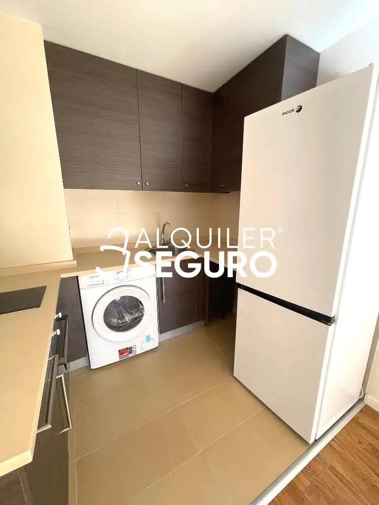 Habitación de Piso de alquiler en Madrid con Aire acondicionado, Calefacción y Trastero