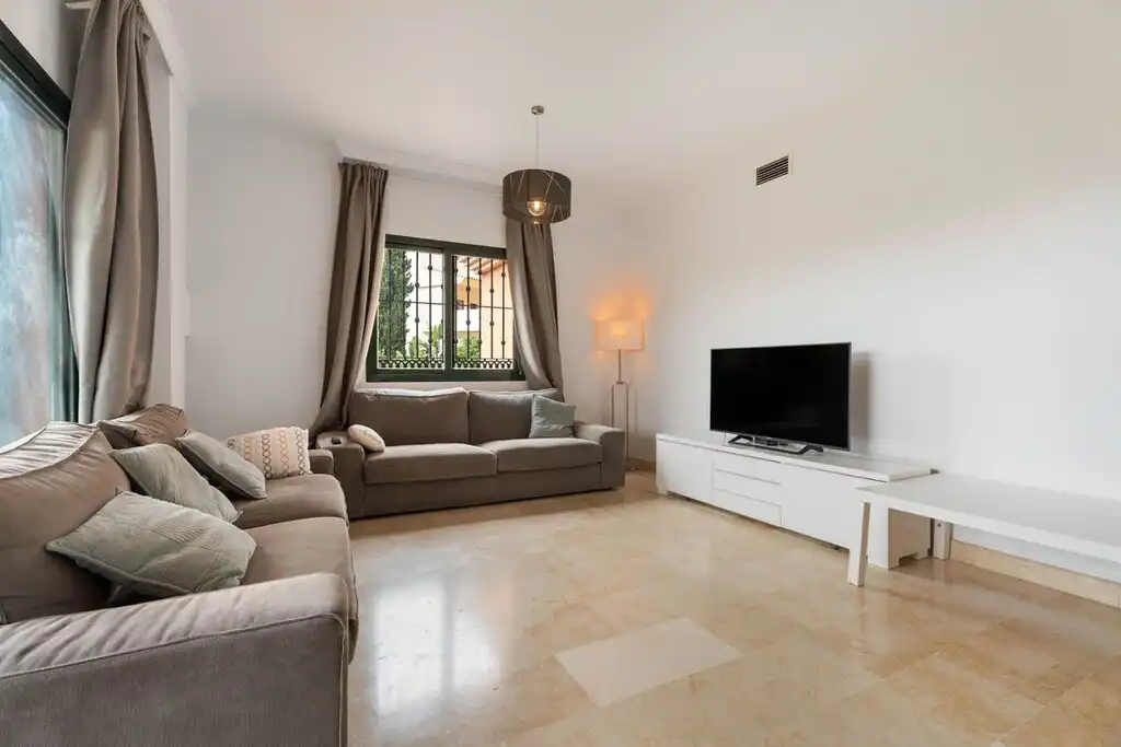 Bajo con piscina en venta en Elviria - Cabopino, imagen 9