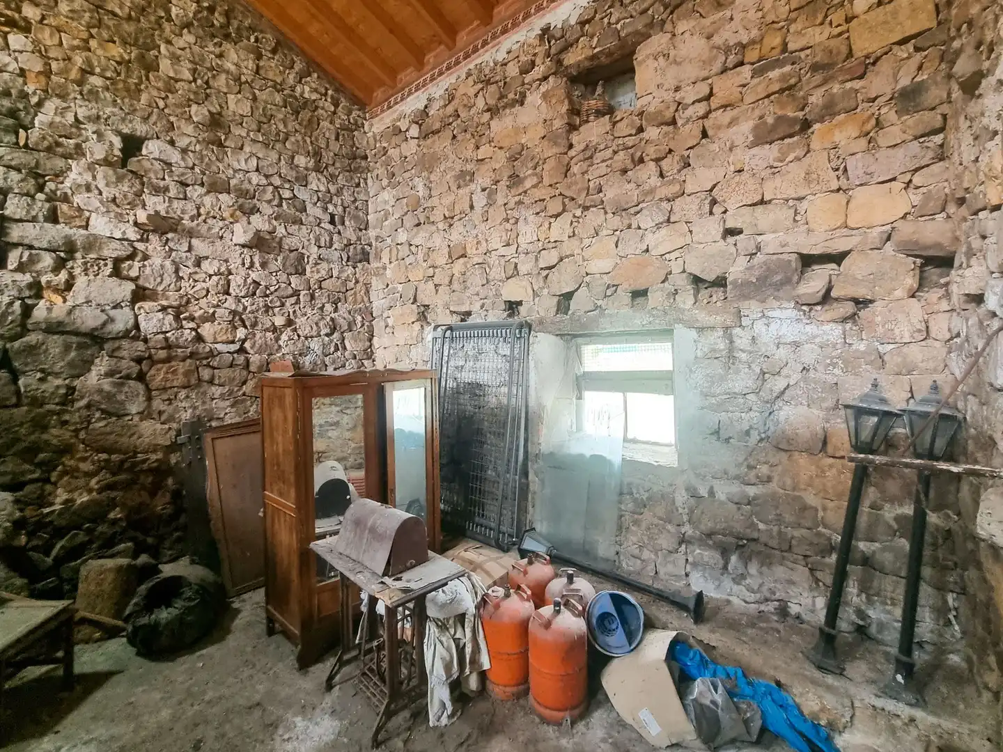 Houses for sale in Castañeda  with Private garden