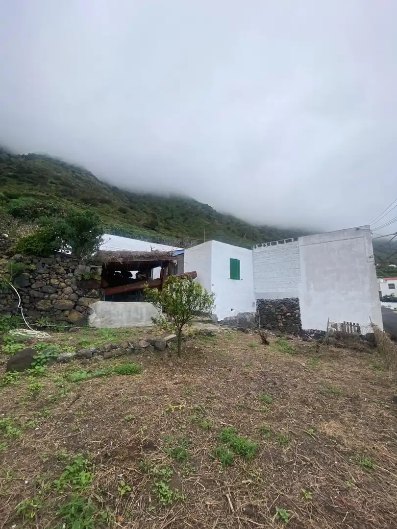 Vista exterior de Casa o xalet en venda en Frontera amb Jardí privat
