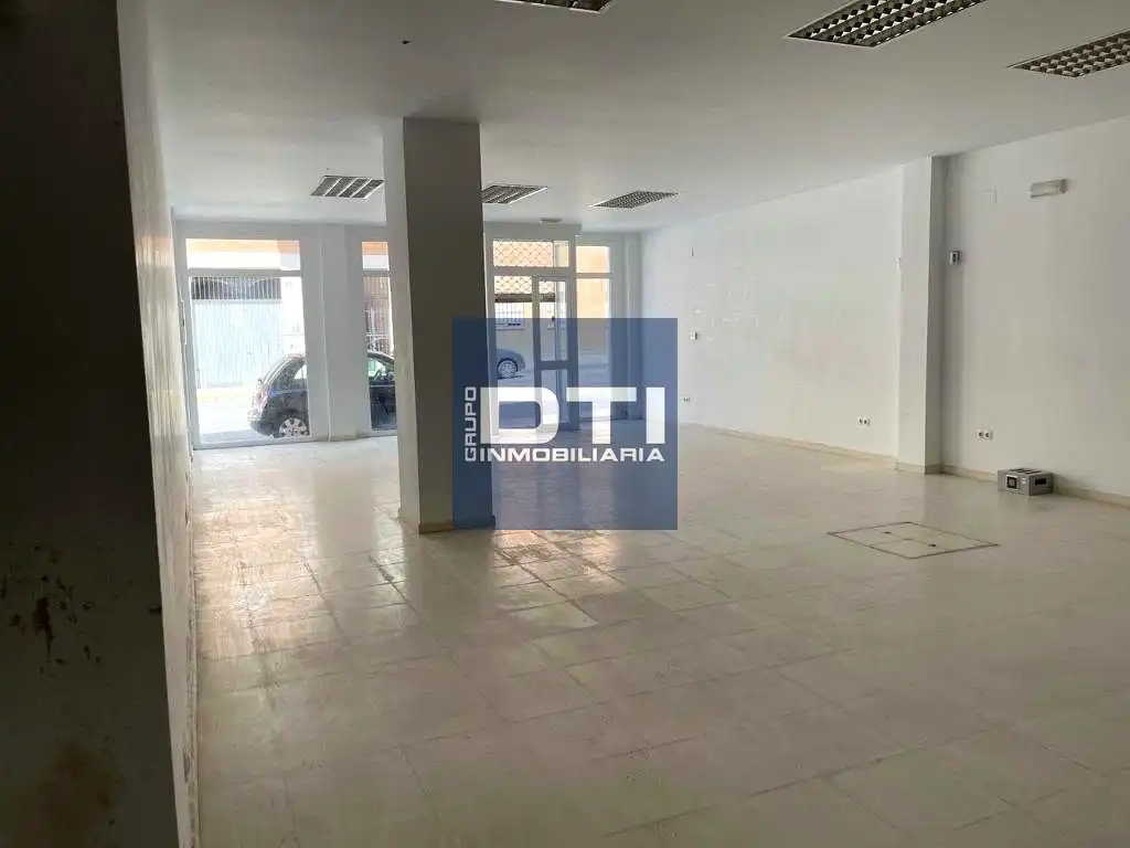 Local comercial en venta en Avenida Primero de Mayo, imagen 15