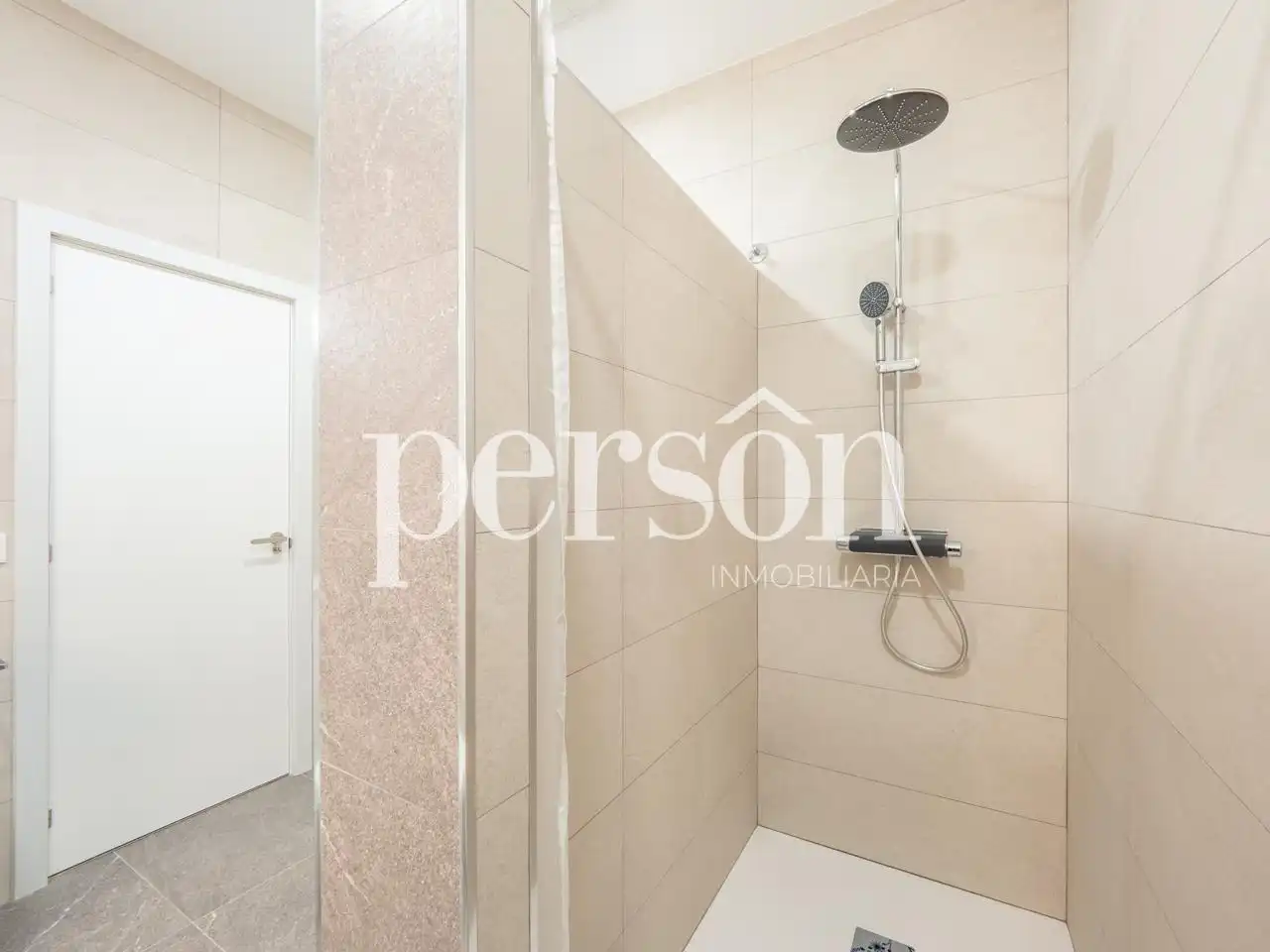 Baño de Piso de alquiler en Valencia con Aire acondicionado, Calefacción y Amueblado