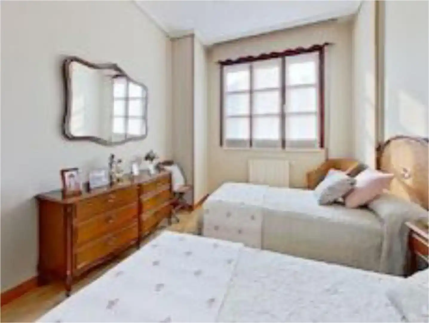 Dormitori de Casa o xalet en venda en Vitoria - Gasteiz amb Jardí privat, Parquet i Traster