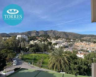 Vista exterior de Estudi en venda en Torremolinos amb Jardí privat, Terrassa i Piscina comunitària