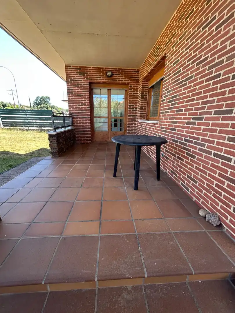 Terraza de Casa o chalet de alquiler en Sariegos, León