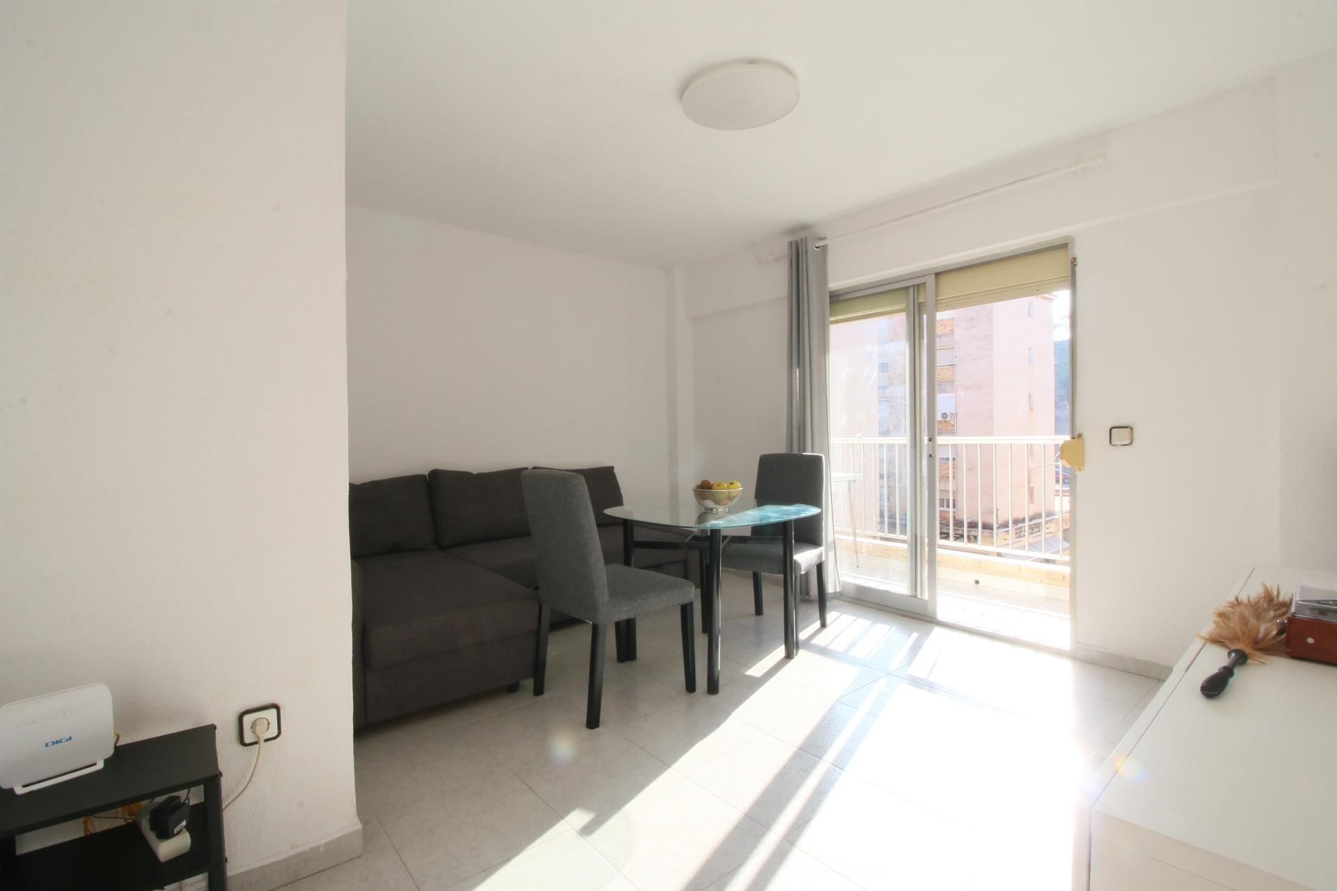 Habitación de Piso en venta en Alicante / Alacant con Balcón