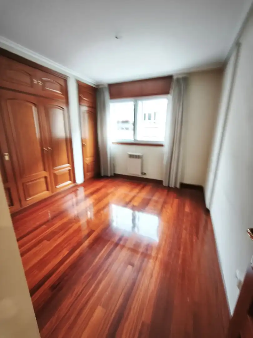 Habitación de Piso de alquiler en Vigo  con Calefacción, Parquet y Horno