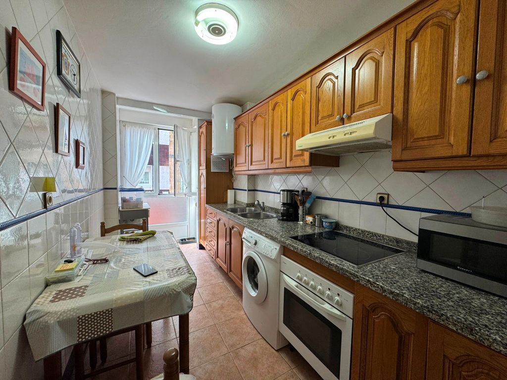 Cocina de Piso en venta en Gijón  con Terraza, Amueblado y Horno