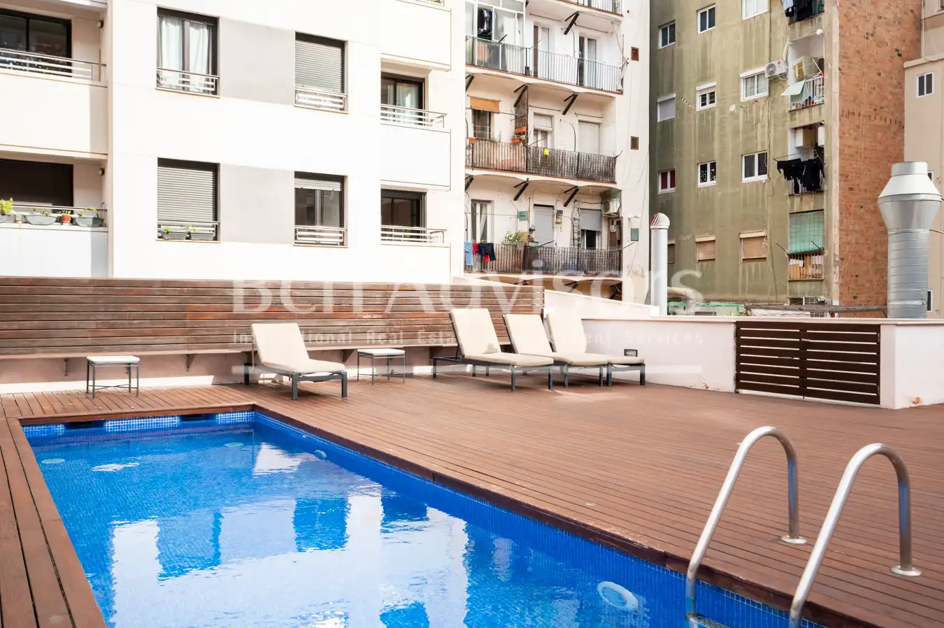 Swimming pool of Flat for sale in Barcelona  with Air Conditioner, Heating and Parquet flooring