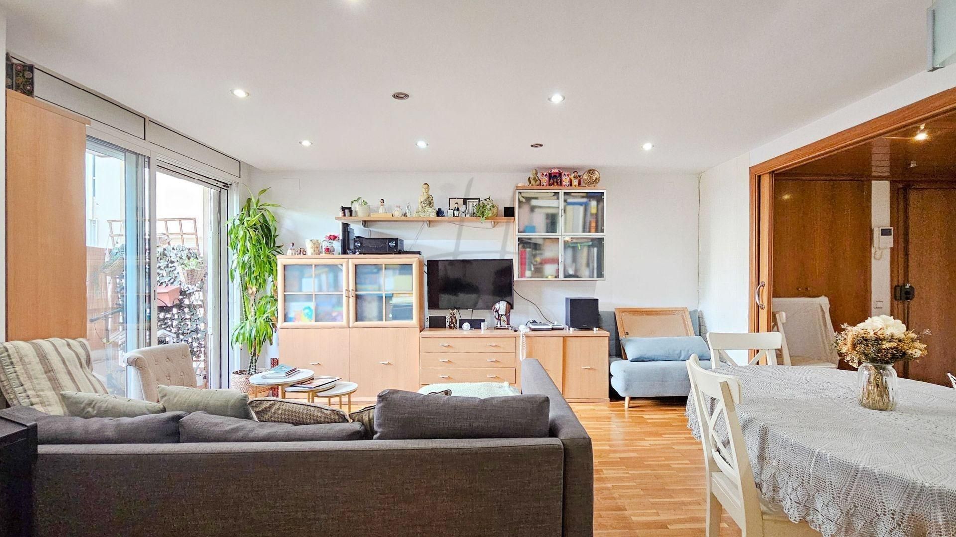 Living room of Flat for sale in  Barcelona Capital  with Air Conditioner, Heating and Terrace