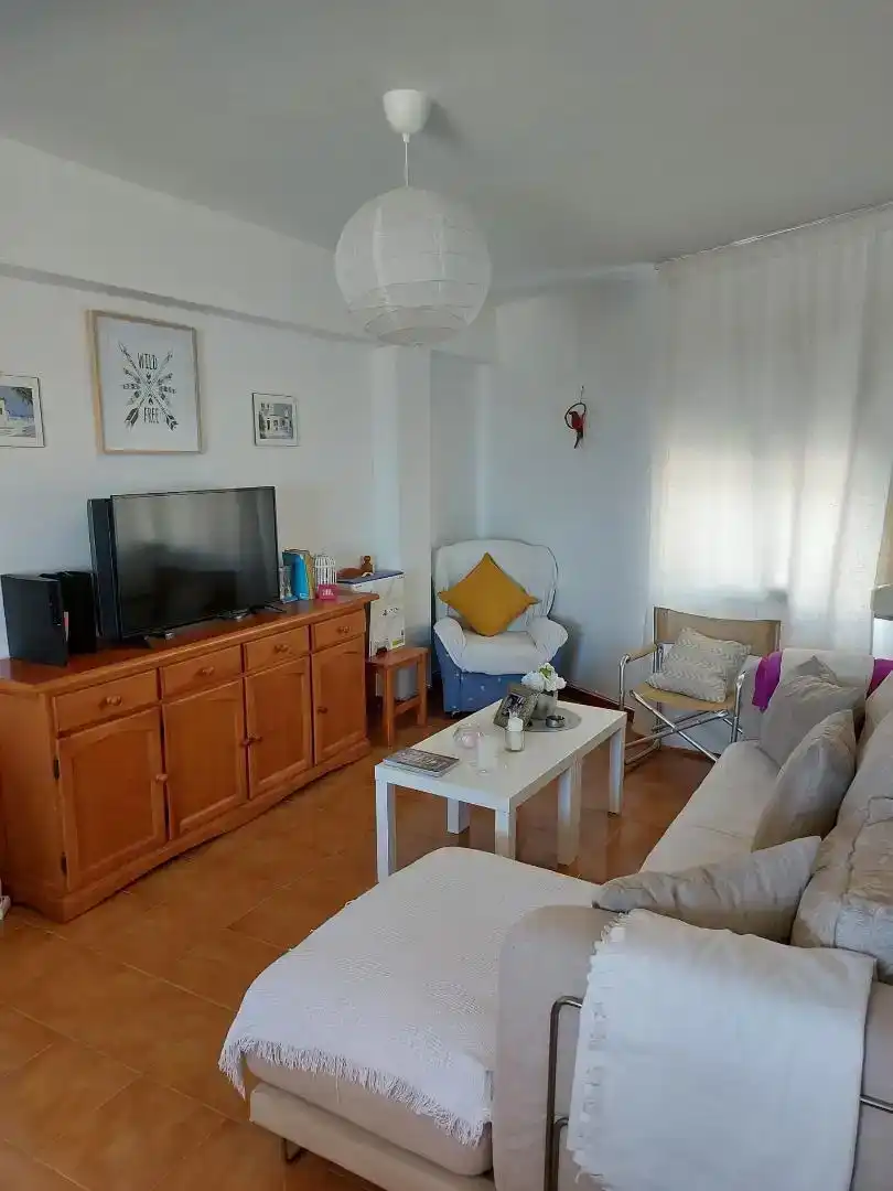 Sala d'estar de Casa adosada de lloguer en Conil de la Frontera amb Balcó
