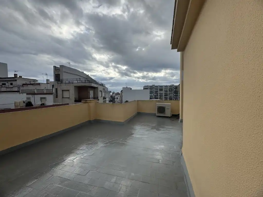 Terrasse von Haus oder Chalet zum Verkauf in Algeciras mit Ofen und Waschmaschine