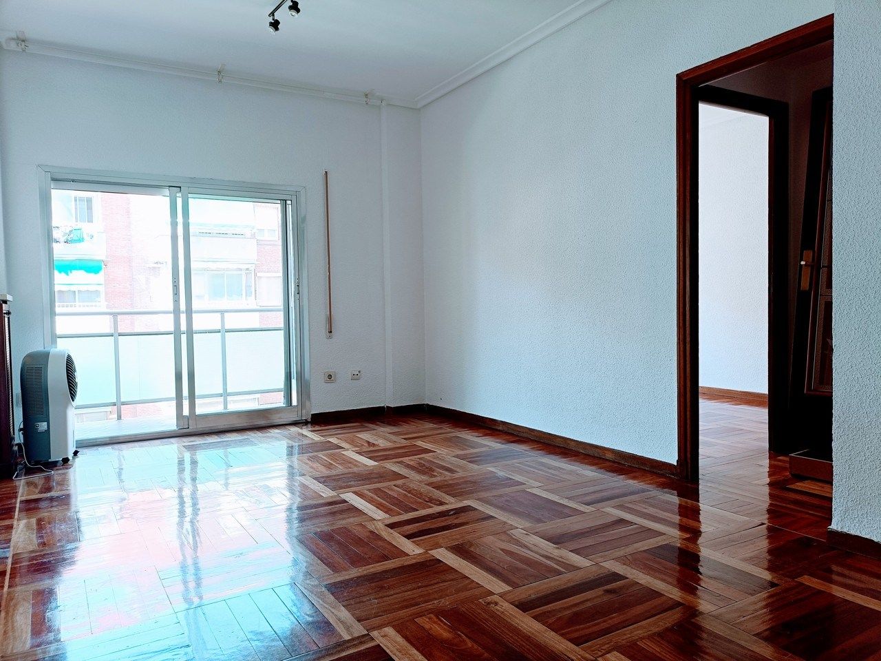 Sala d'estar de Pis de lloguer en  Madrid Capital amb Calefacció, Forn i Rentadora