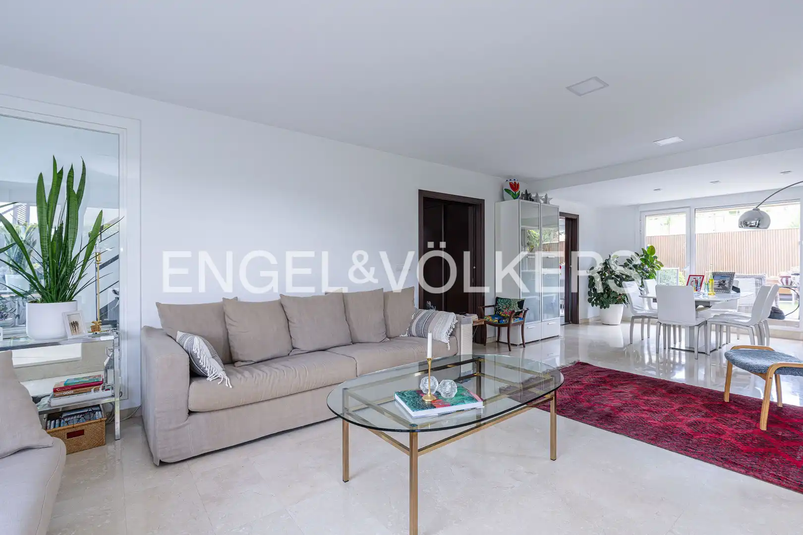 Sala de estar de Casa adosada en venta en Las Rozas de Madrid con Aire acondicionado, Calefacción y Jardín privado