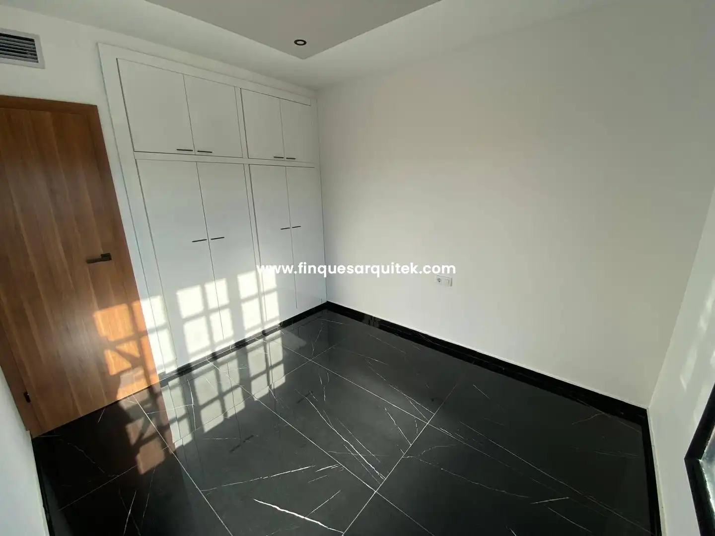 Dormitori de Casa o xalet en venda en Rosselló amb Aire condicionat, Jardí privat i Terrassa