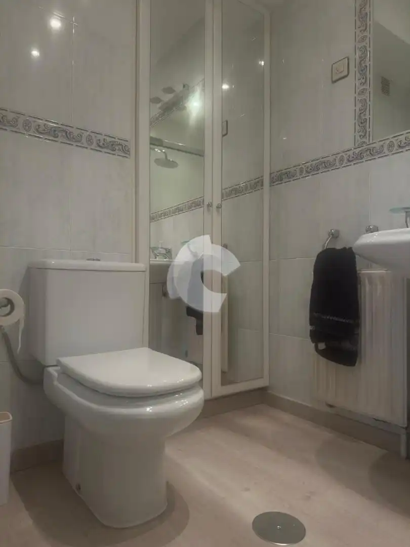 Badezimmer von Wohnung zur Miete in Santiago de Compostela  mit Heizung