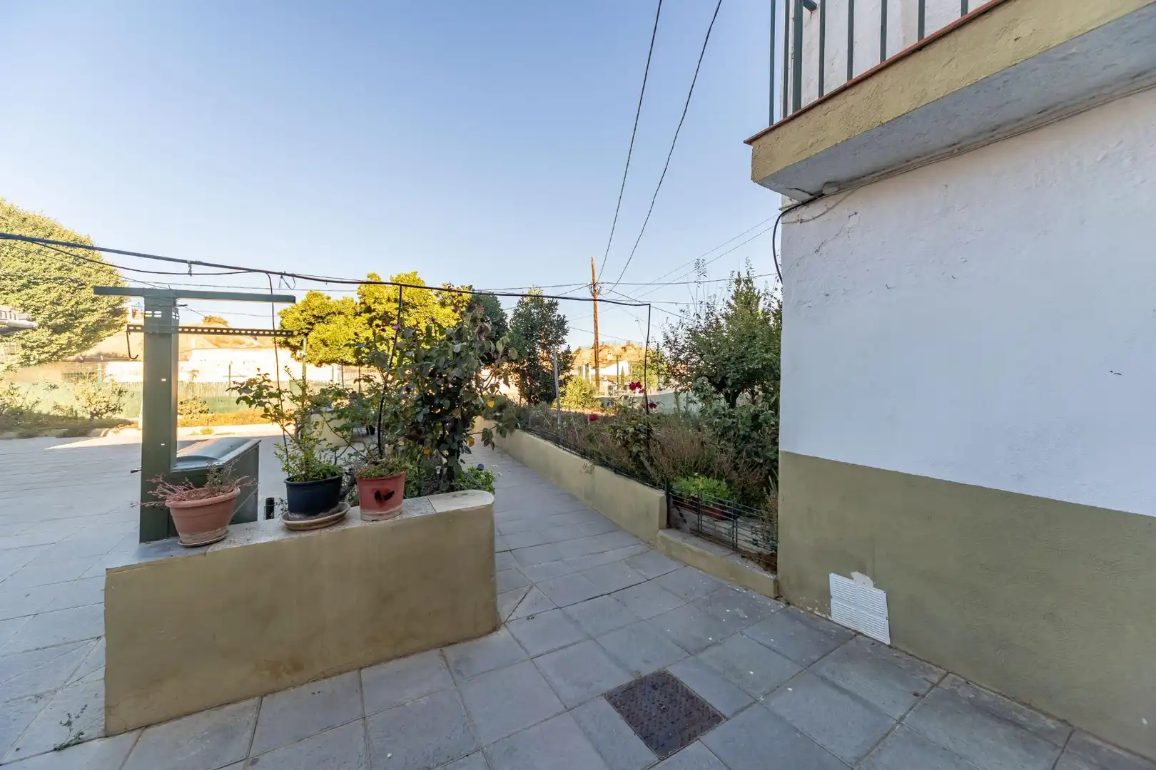 Vista exterior de Finca rústica en venda en Guadix amb Calefacció, Jardí privat i Traster