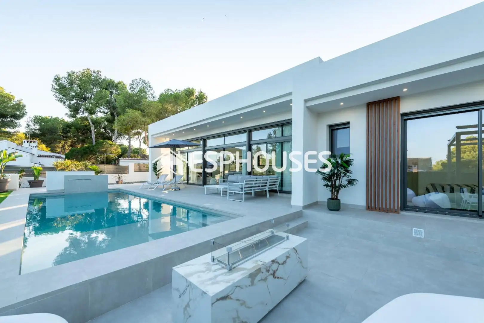 Vista exterior de Casa o chalet en venta en Pilar de la Horadada con Terraza, Piscina y Balcón