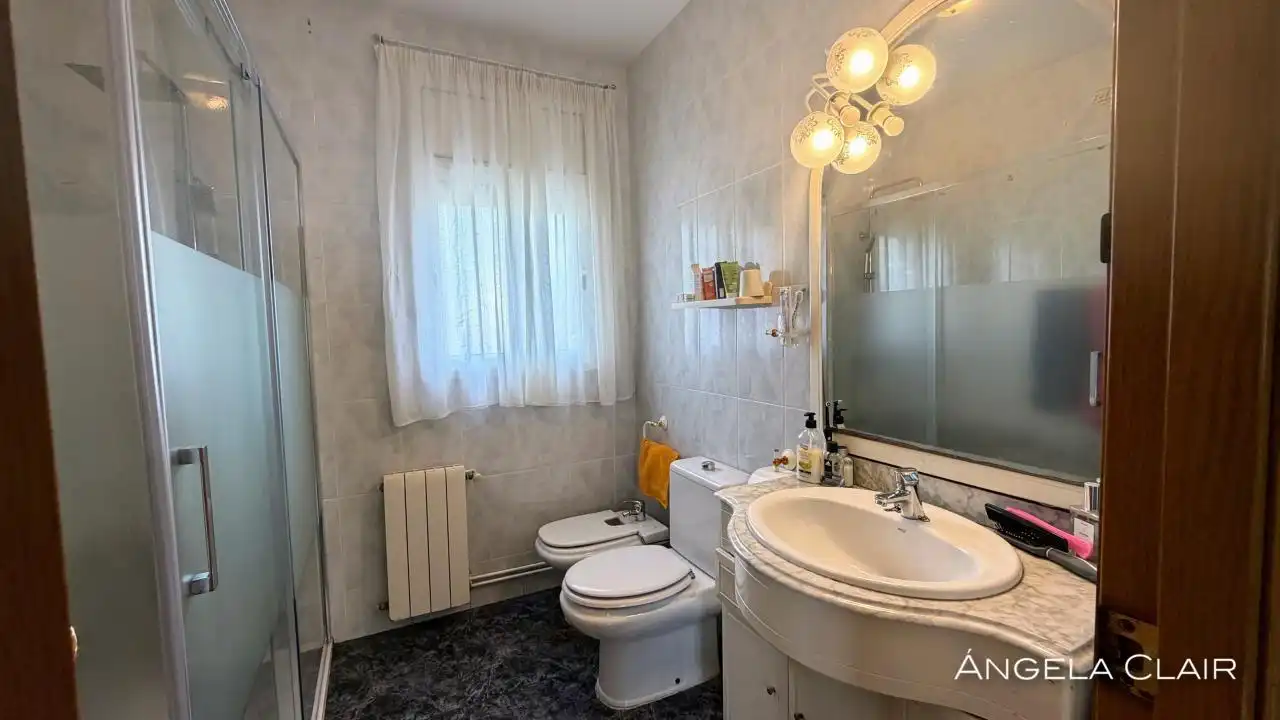 Bathroom of Houses for sale in Sant Vicenç Dels Horts  with Heating, Private garden and Terrace
