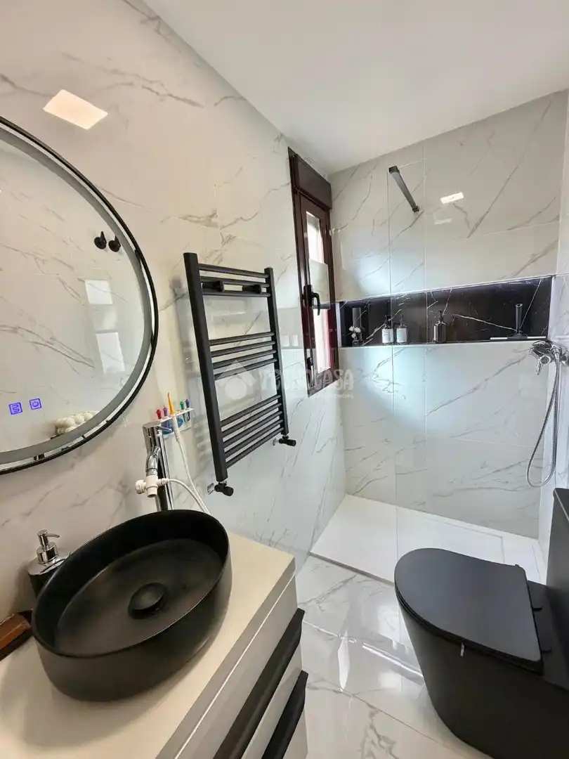 Baño de Piso en venta en Torrejón de Velasco con Aire acondicionado y Calefacción