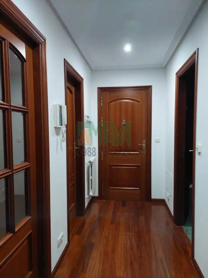 Apartamento de alquiler en Ourense Capital  con Calefacción, Trastero y Amueblado
