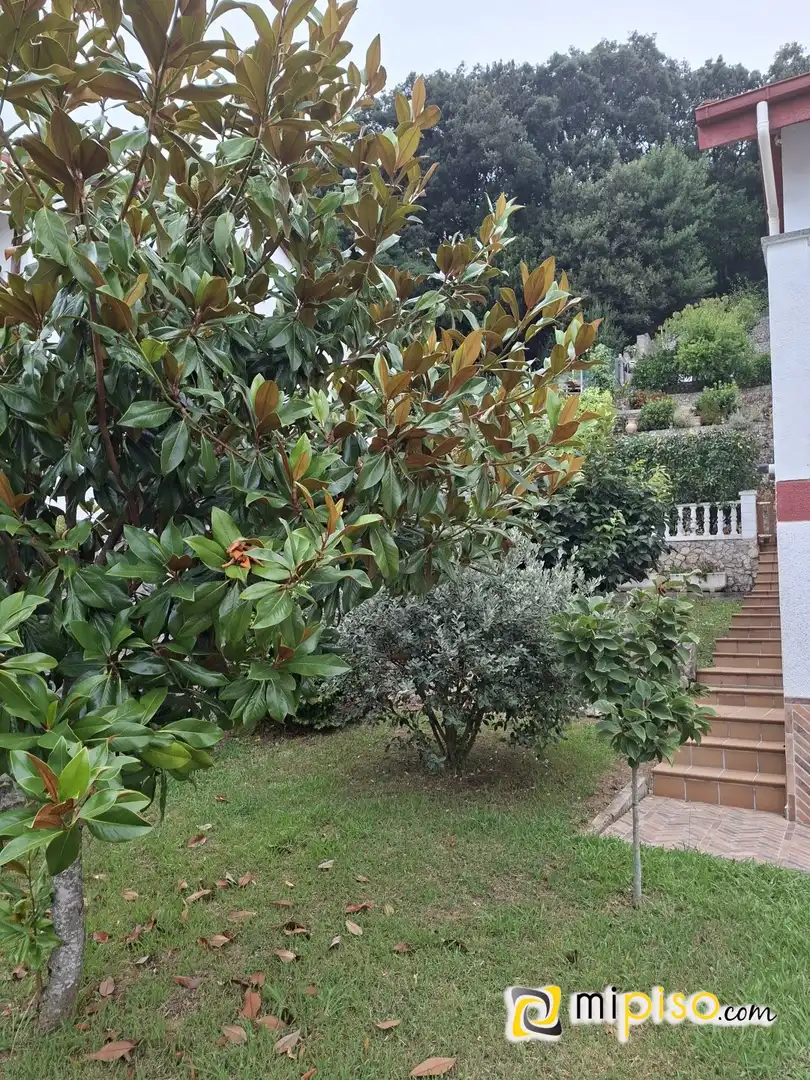Garden of Houses for sale in Argoños   with Heating