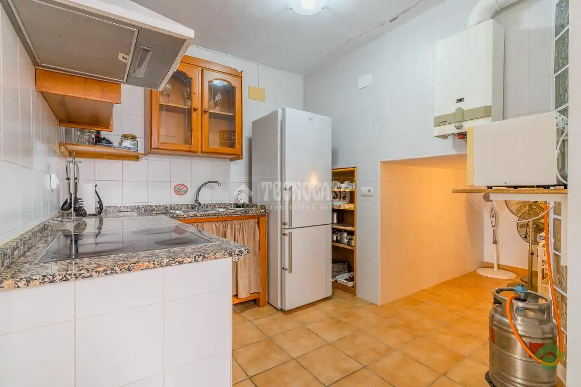 Cuina de Casa o xalet en venda en Conil de la Frontera amb Terrassa i Balcó